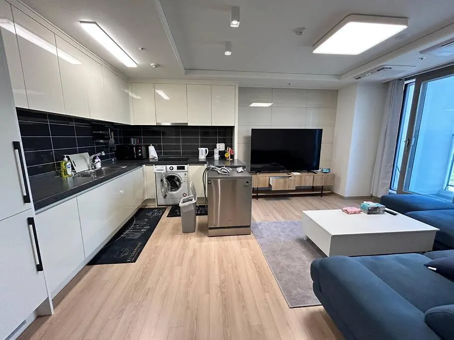 E13 Newly Built High Floor 13F 2 Bedroom 2Min To Hyundai Outlet Triple St 2Free Parking 인천 아파트
