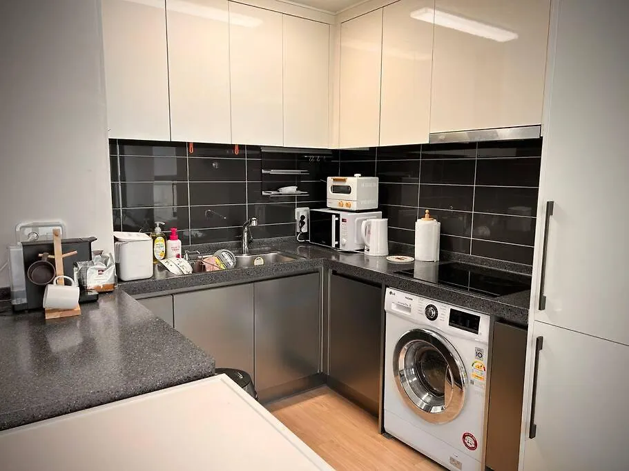 E13 Newly Built High Floor 13F 2 Bedroom 2Min To Hyundai Outlet Triple St 2Free Parking Incheon Apartment