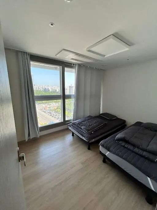 E13 Newly Built High Floor 13F 2 Bedroom 2Min To Hyundai Outlet Triple St 2Free Parking Incheon Apartment